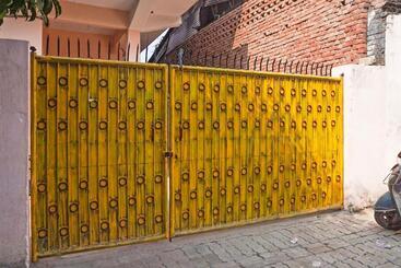 Oyo Flagship Hotel Radhe Inn