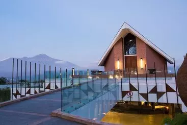 Amartahills Hotel And Resort