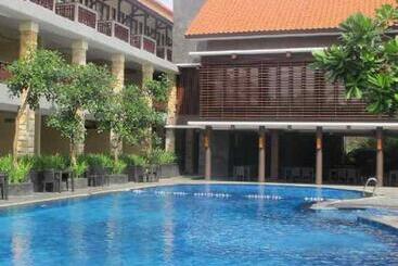 호텔 Surya Kencana Seaside