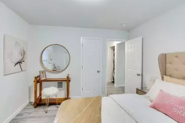 Mökkimajoitus Charming Auburn Home: 15 Mi To Downtown Tacoma!