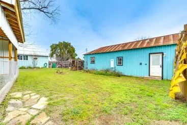 コテージ Fifties Diner Style Llano Home W/ Shared Fire Pit