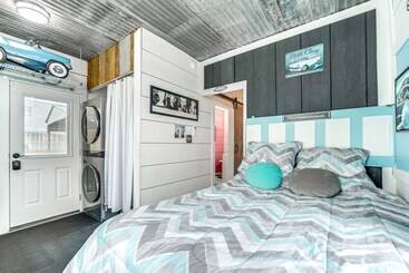 بيت ريفى Fifties Diner Style Llano Home W/ Shared Fire Pit