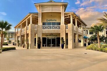 کلبه Frankly Fintastic