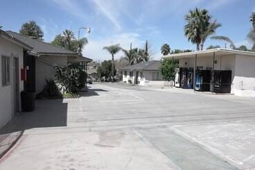 فندق على الطريق Elsinore Hot Springs & Lodge