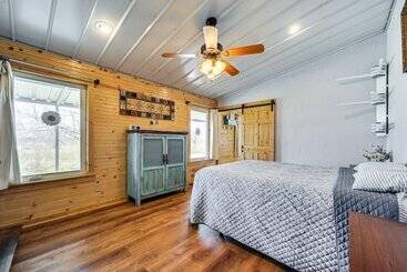 Dom wiejski Rustic Coleman Retreat On 300 Acres W/ Hot Tub!