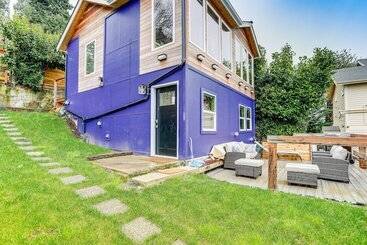 Gîte Rural Seattle Sanctuary W/ Sweeping Views, Walk To Beach