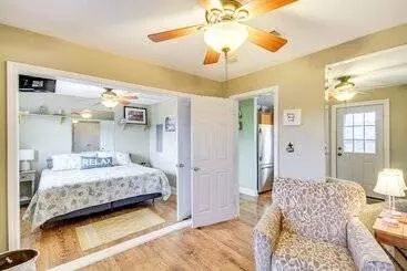 Mökkimajoitus Waterfront Bay St Louis Home W/ Private Dock!