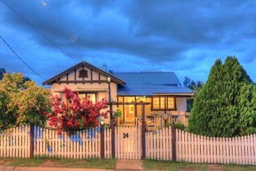 Andavine House   Bed & Breakfast