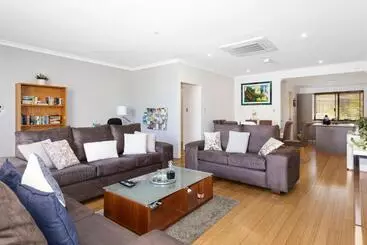 Baudins Of Busselton Bed And Breakfast   Adults Only