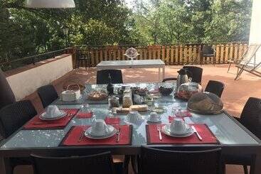 تختخواب و صبحانه Domus Verdiana