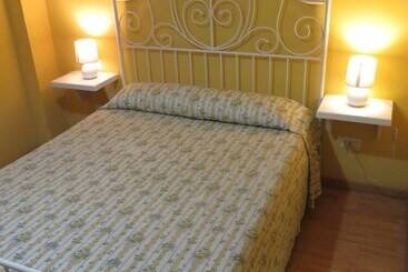 تختخواب و صبحانه Vieniaroma