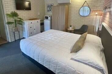 Estelle Kramer Motel