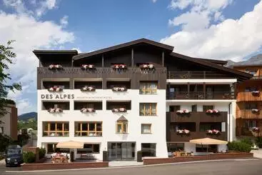 ホテル Des Alpes