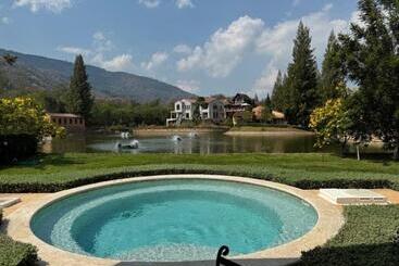 Hotelli Toscana Villa Khao Yai