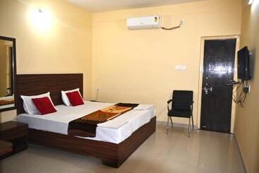 Hotel Goroomgo Green Akress Bhubaneswar