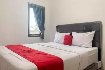 Hotel Reddoorz @ Kubu Selem Palapa