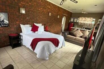 פנסיון Zinoma Guest House