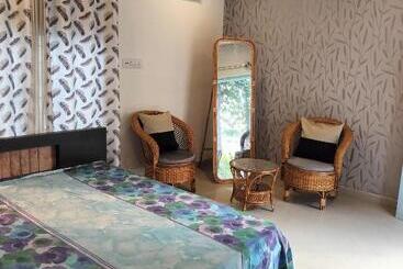 Bed and Breakfast Pratishruti The Retreat