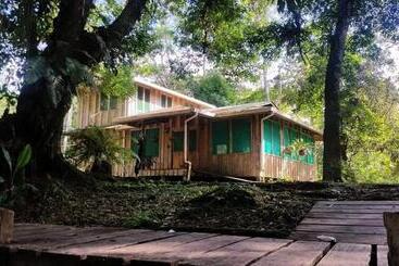 هتل Esmeralda Lodge