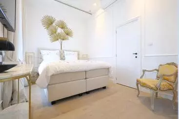 پانسیون Room Jade   La Maison De La Duchesse De La Valliere   Parking Privé