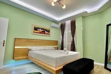 بنسيون Spiranca Luxury Suites