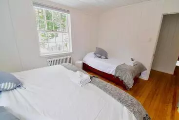 Hostel Le Partage Lodge: Destination Plein Air Et Sociale