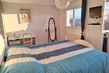 تختخواب و صبحانه La Fleur Du Soleil