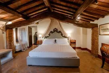هتل Equo Suites