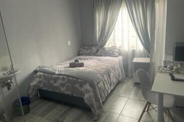 بنسيون Olimg Stays Budget Room1