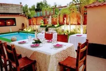 تختخواب و صبحانه Villa Courrier