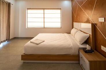 Hotel Jungle Drive Resort Vayalada