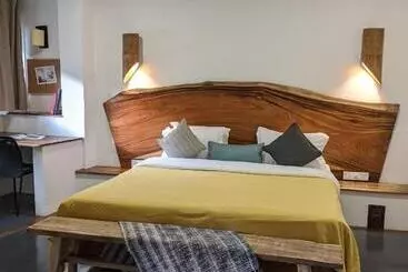 هتل Kengbari Retreat