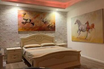 膳宿费 Royal Retreat