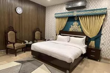 پانسیون Trail Residency Guest House