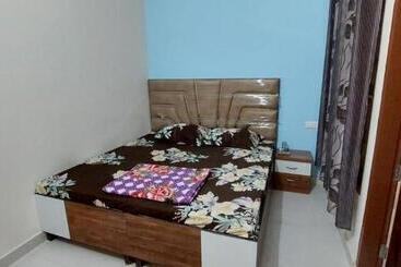 Hotel O Sirsa Hotel & Guest House