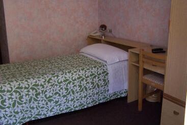 호텔 Albergo Corona