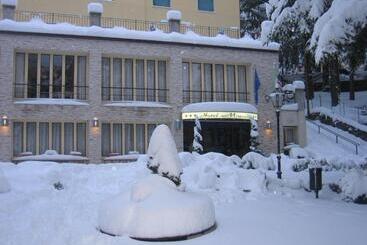 בית מלון כפרי Miravalle 2000