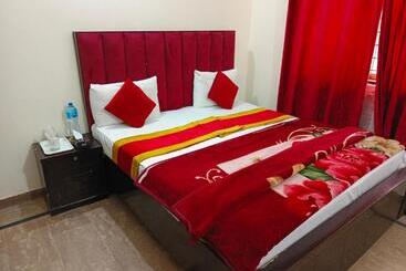 هتل Second Home Family