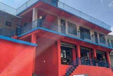 ペンション Orange House