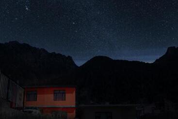 Pensió Orange House