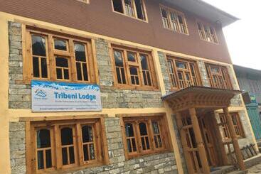 پانسیون Tribeni Lodge Restaurant And Bar