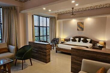 De Royale Montana Hotel And Resort