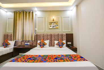 Fabhotel Relax Inn Palace