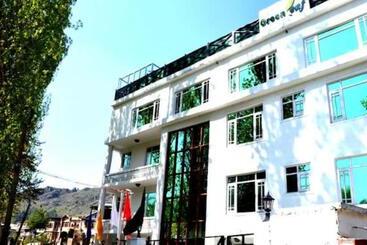 Hotel Green Leaf , Srinagar