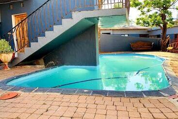 Pension Eeufees Guesthouse