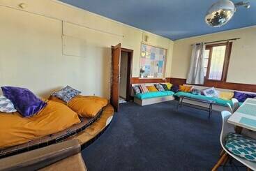 ペンション Montevideo Hostel