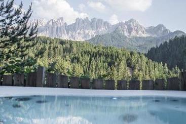 Bike & Ski Hotel Diana Karersee