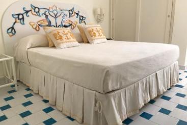 Отель La Lampara