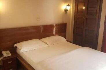 هتل Mako Palace Hôtel