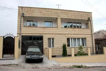 تختخواب و صبحانه Van Garden